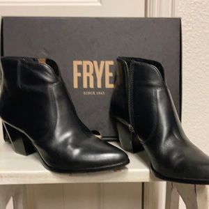Frye Jennifer Bootie size 6 EUC